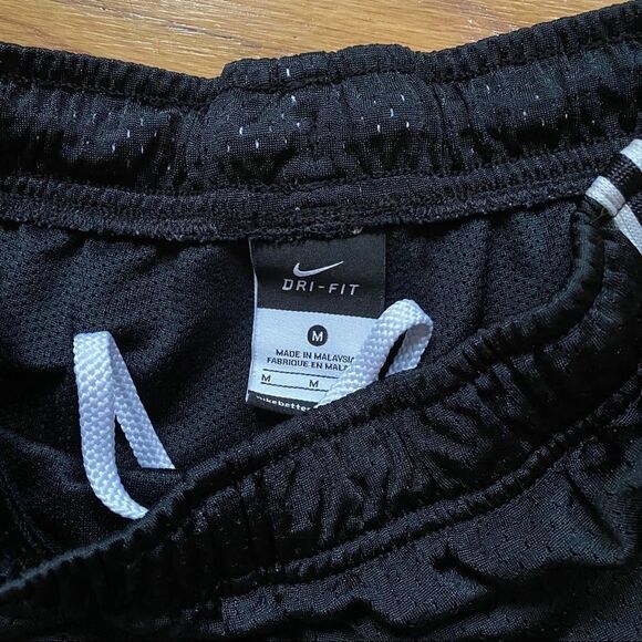 Under Armour & Nike Girls Mesh Athletic Shortie Shorts Lot of 2 - Youth Medium - Picture 8 of 9